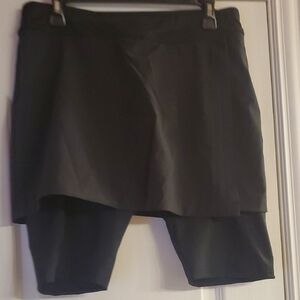 InPhorm NYC Skirted Legging Shorts Size LARGE